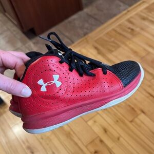 Boys Under Armour Basketball Sneakers